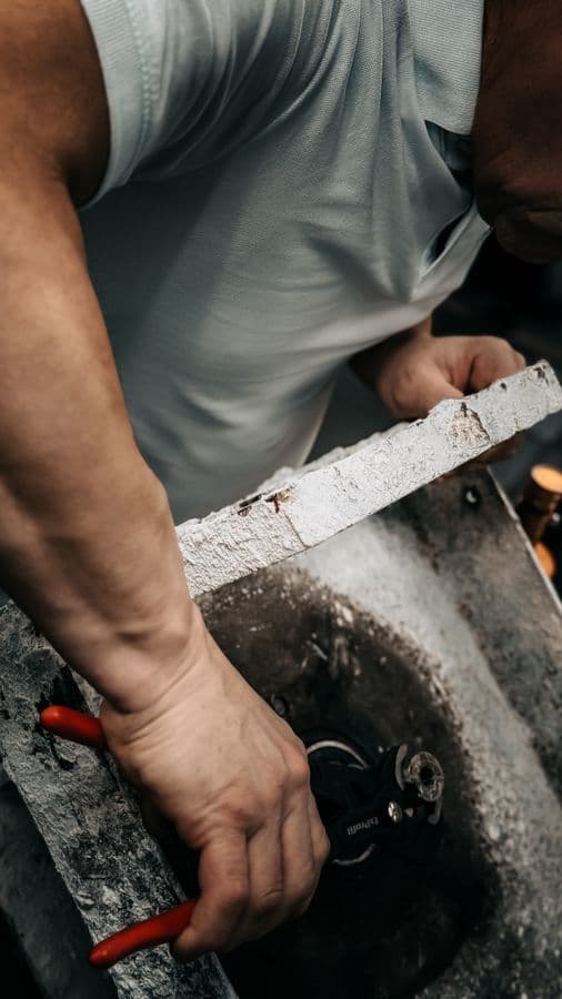 24-Hour Emergency Plumber in Bedford, TX - provider responding to an active service call