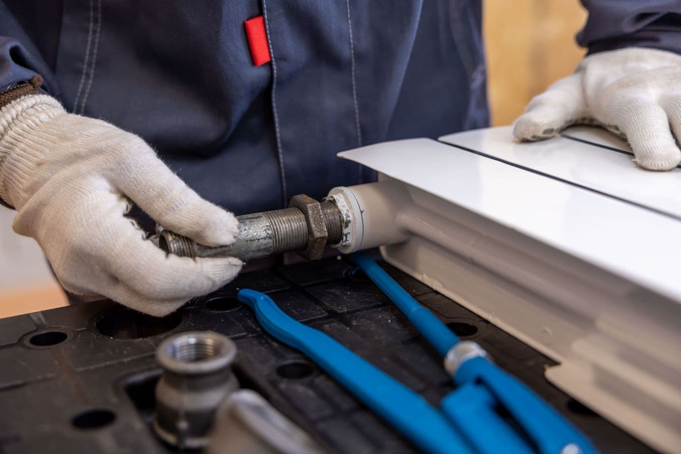 24-Hour Emergency Plumber in Carrollton, TX - provider responding to an active service call