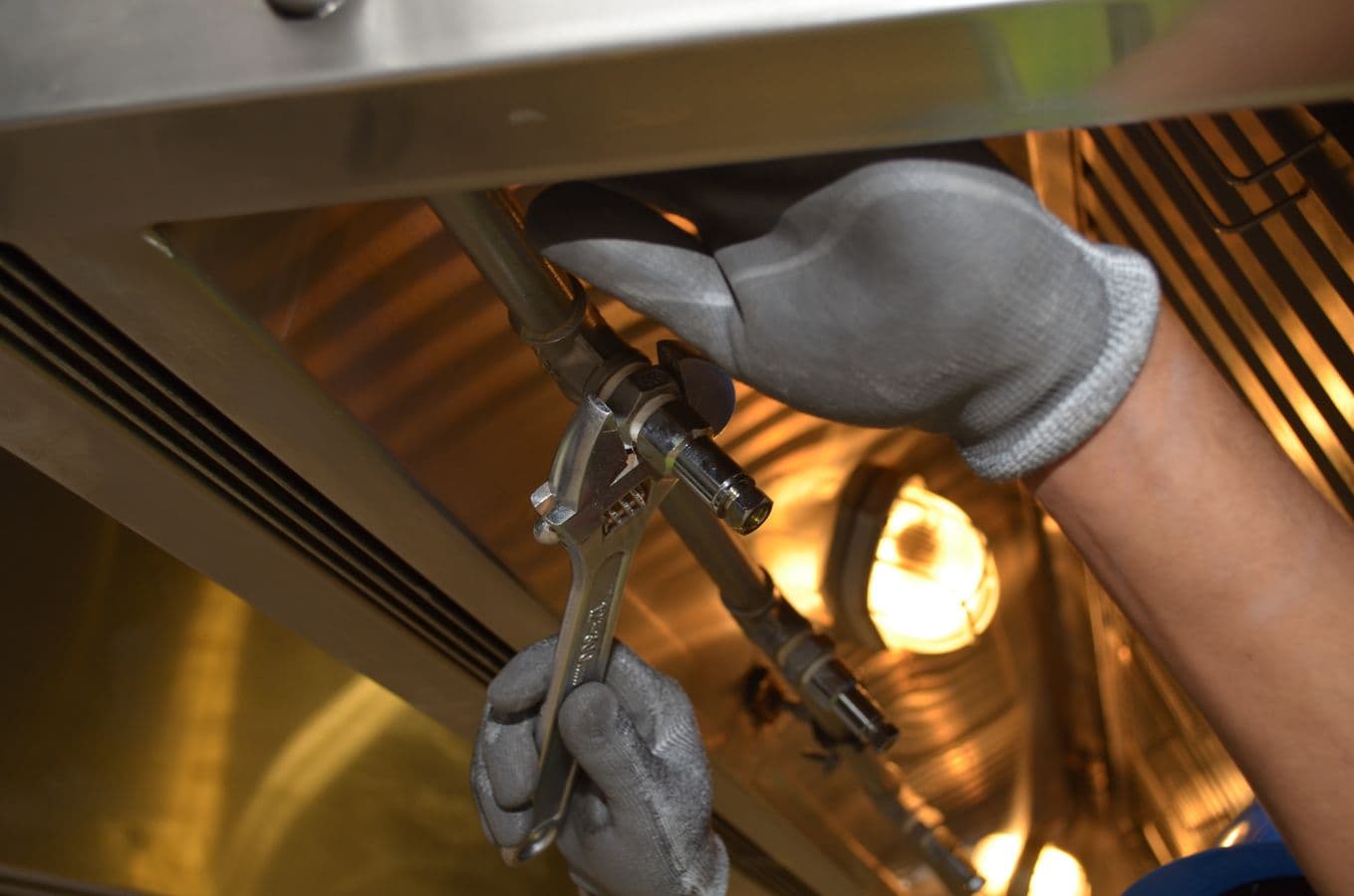 24-Hour Emergency Plumber in Denton, TX - provider responding to an active service call