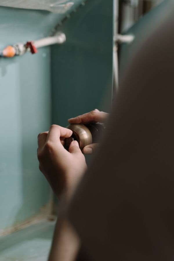 24-Hour Emergency Plumber in Euless, TX - provider responding to an active service call