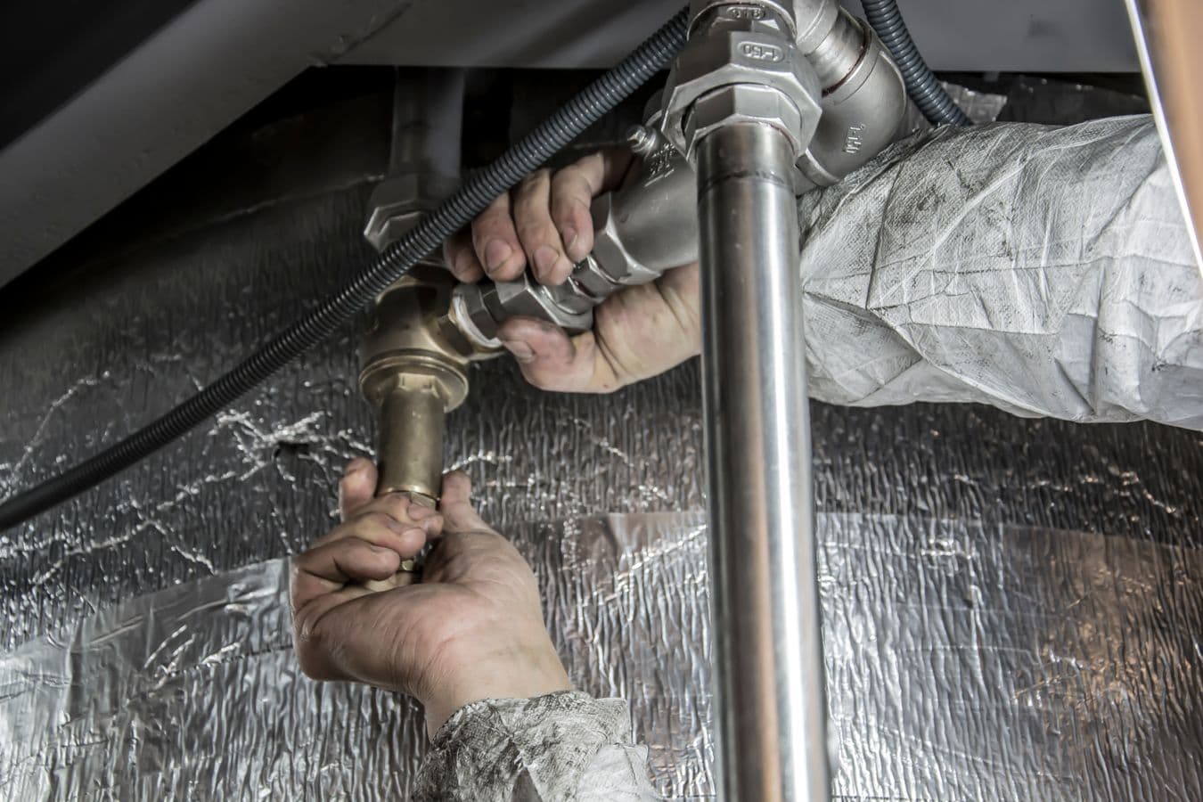 24-Hour Emergency Plumber in Garland, TX - provider responding to an active service call