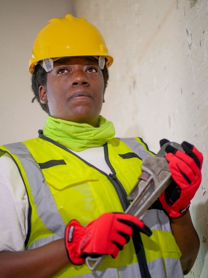 24-Hour Emergency Plumber in Mansfield, TX - provider responding to an active service call