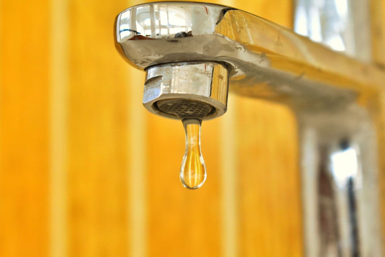 Burst Pipe Emergency in Allen, TX - provider responding to an active service call