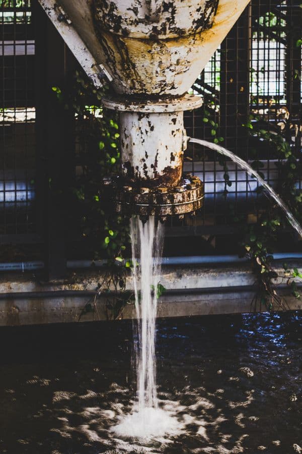Burst Pipe Emergency in Carrollton, TX - provider responding to an active service call