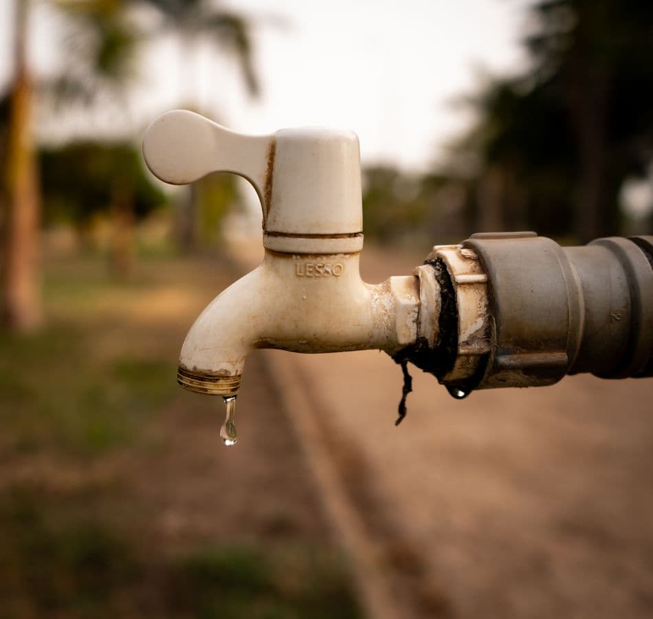 Burst Pipe Emergency in Grand Prairie, TX - provider responding to an active service call