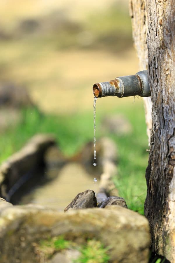 Burst Pipe Emergency in Southlake, TX - provider responding to an active service call