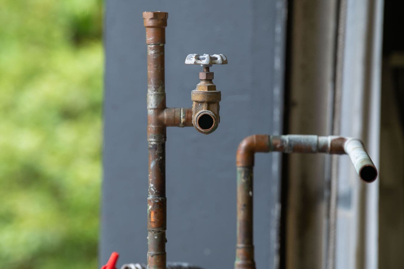 Commercial Emergency Plumbing in Dallas, TX - provider responding to an active service call
