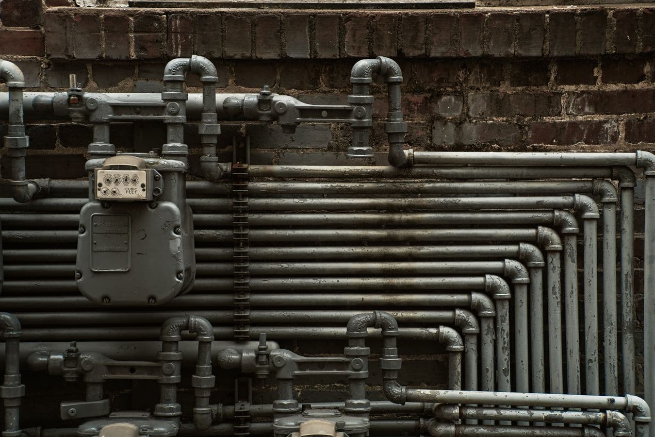 Commercial Emergency Plumbing in Grand Prairie, TX - provider responding to an active service call