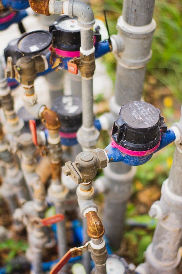 Commercial Emergency Plumbing in Grapevine, TX - provider responding to an active service call