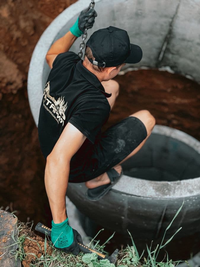 Sewer Backup Help in Mansfield, TX - provider responding to an active service call