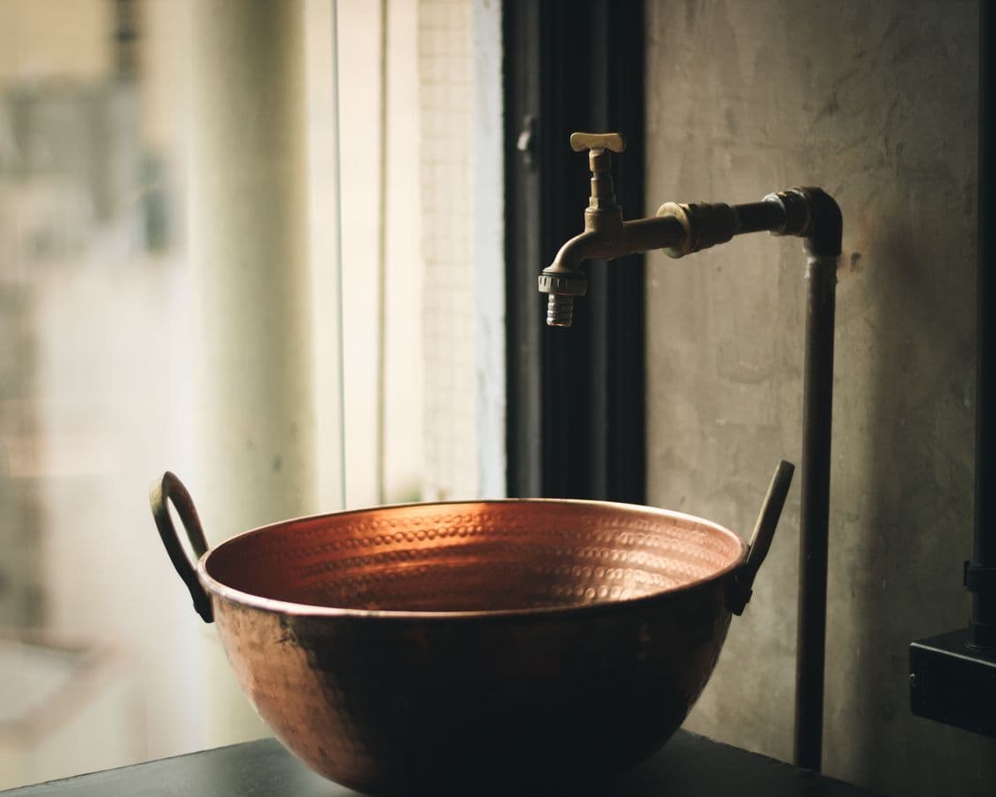 Sink and Shower Drain Backup in San Antonio, TX - provider responding to an active service call