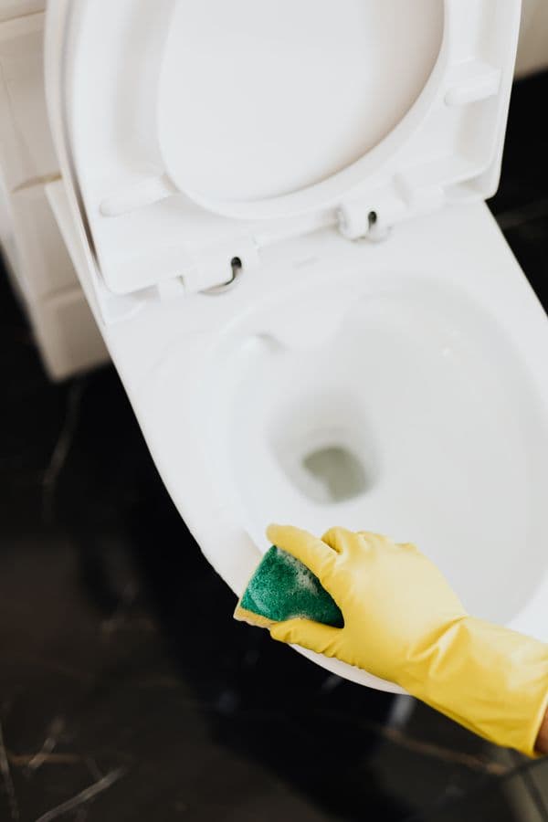 Toilet Overflow Emergency in Frisco, TX - provider responding to an active service call