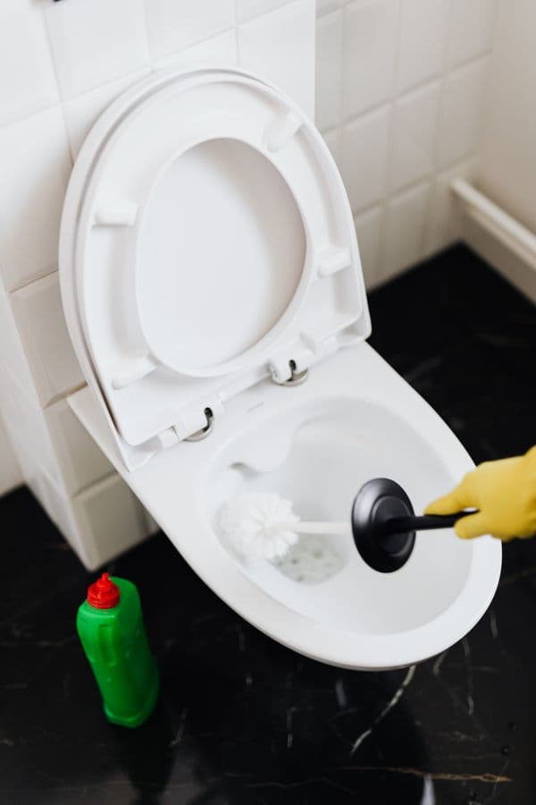 Toilet Overflow Emergency in Irving, TX - provider responding to an active service call