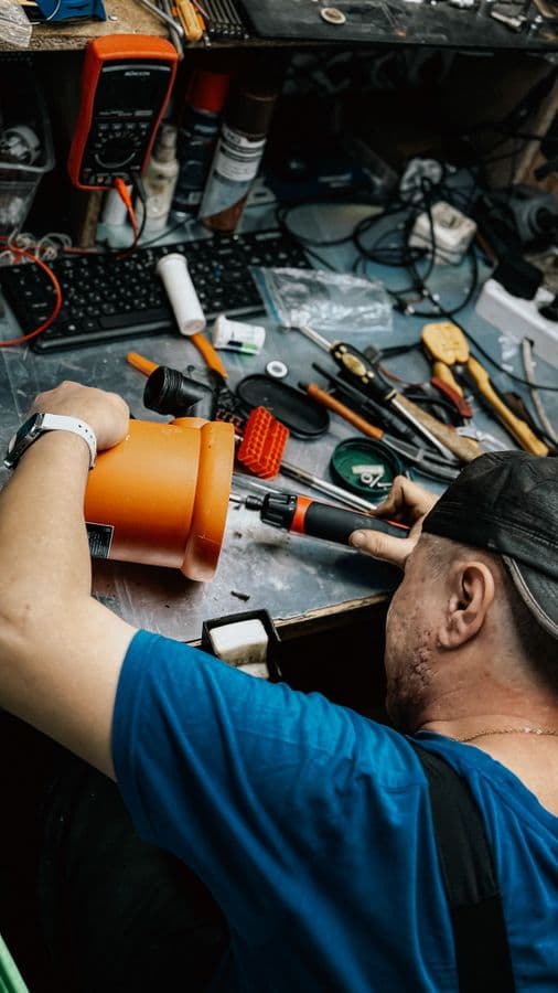 Water Heater Emergency in Mansfield, TX - provider responding to an active service call